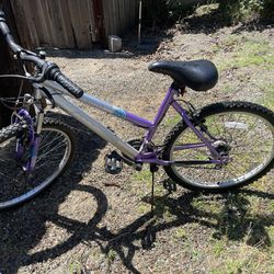 Magna Women/Girl Mountain Bike
