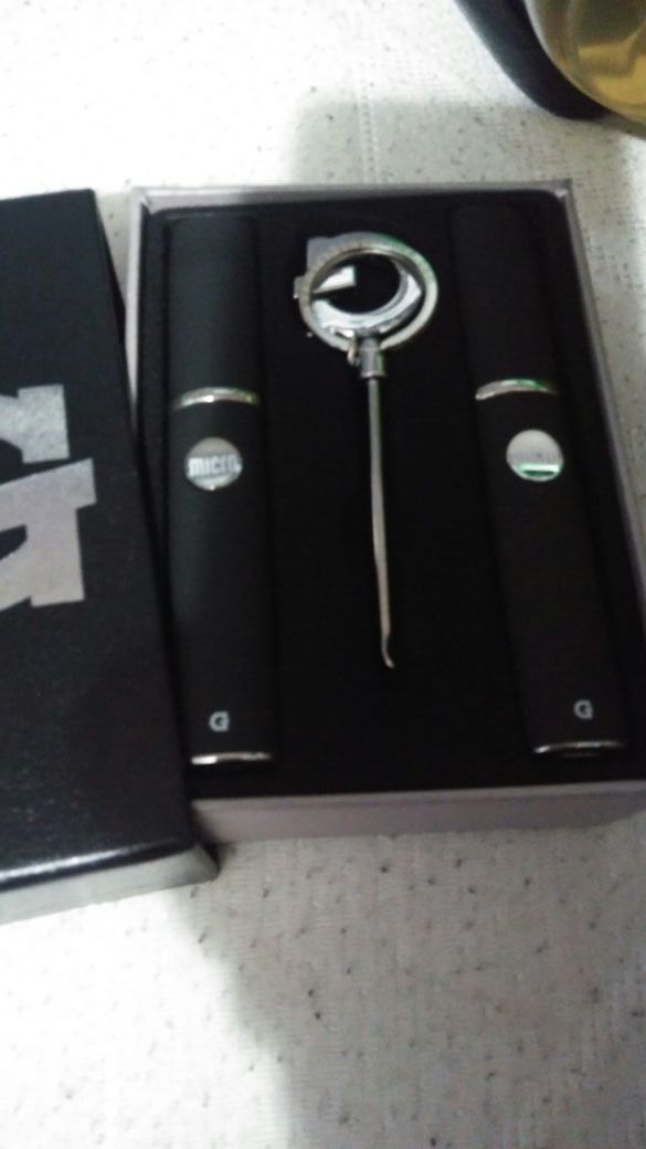2 micro g pens brand new with charger