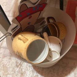 Canned Food W/ Dishes