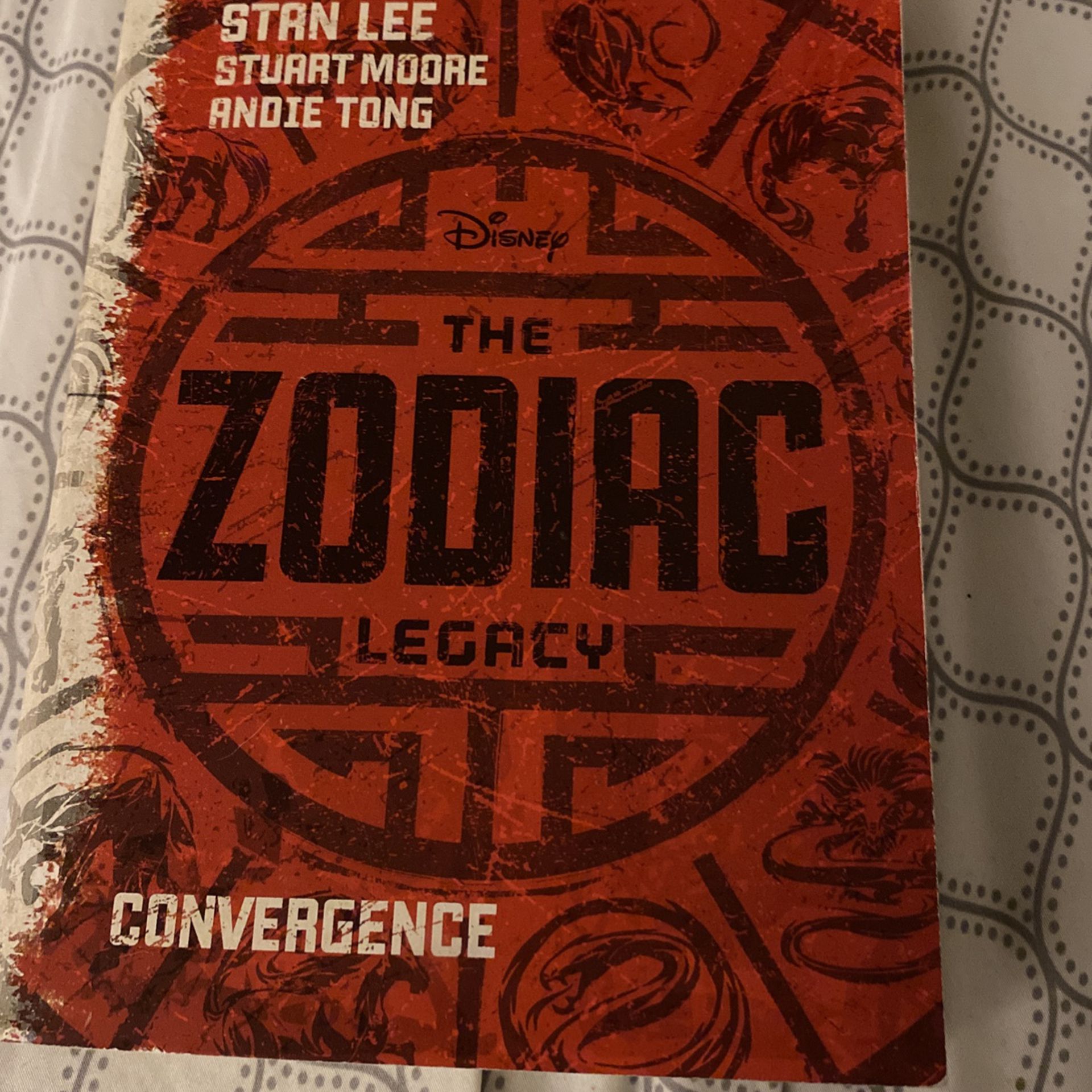 Book : The Zodiac Legacy 