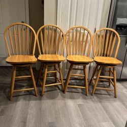 4. barstool. Kitchen  excellent condition