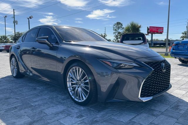 2023 Lexus IS