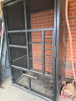Vending machine Cages