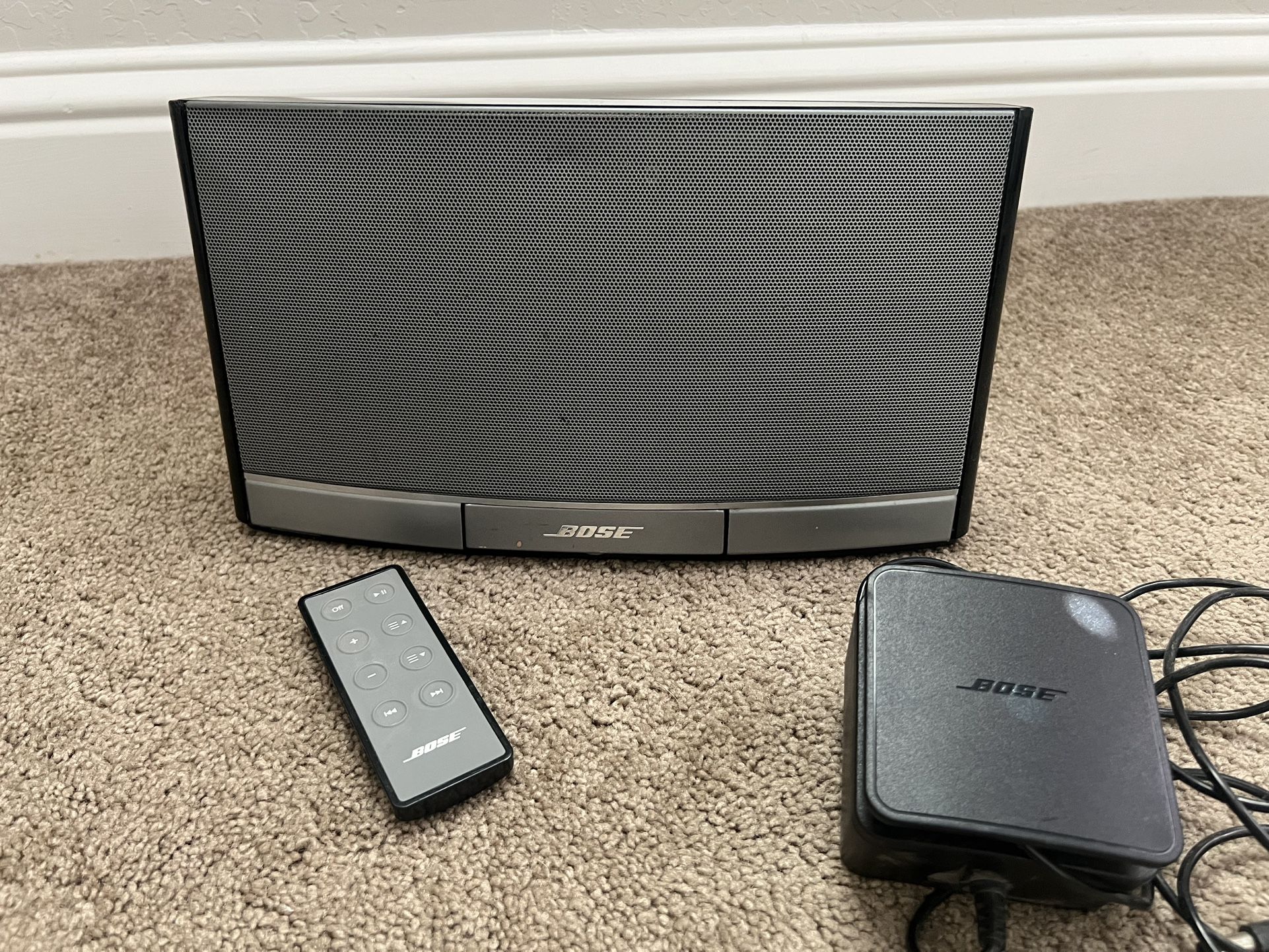 Bose SoundDock N123 Portable Digital Music Speaker W/Remote