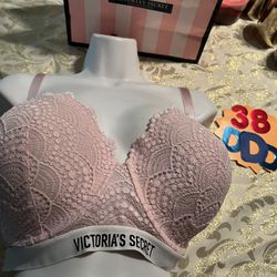 Victoria’s Secret lined demi bra in 38 DDD🌸
