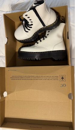 NEW-Dr. Martens Woman’s Size 8 White Smooth Leather Platform Boots