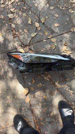 Lexus is 500 front passenger headlight
