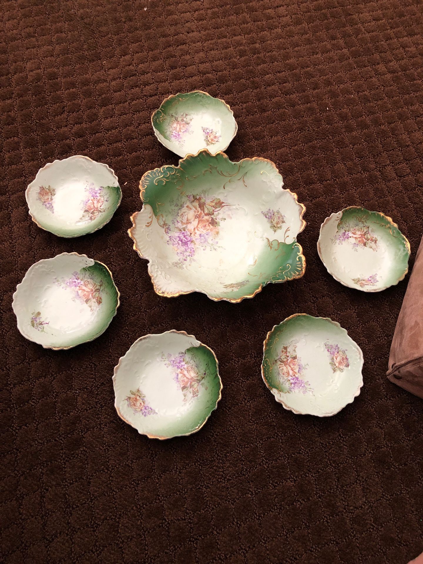 Large bowl and six smaller bowls