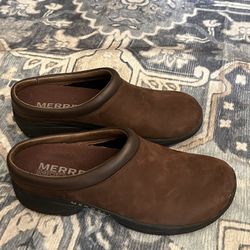 New Size 9 Medium Merrell Ladies Clogs