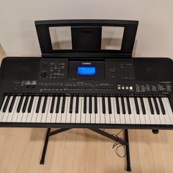 Yamaha PSR-E453 Portable Keyboard 