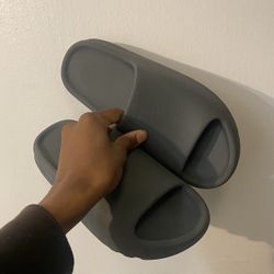 yeezy slides