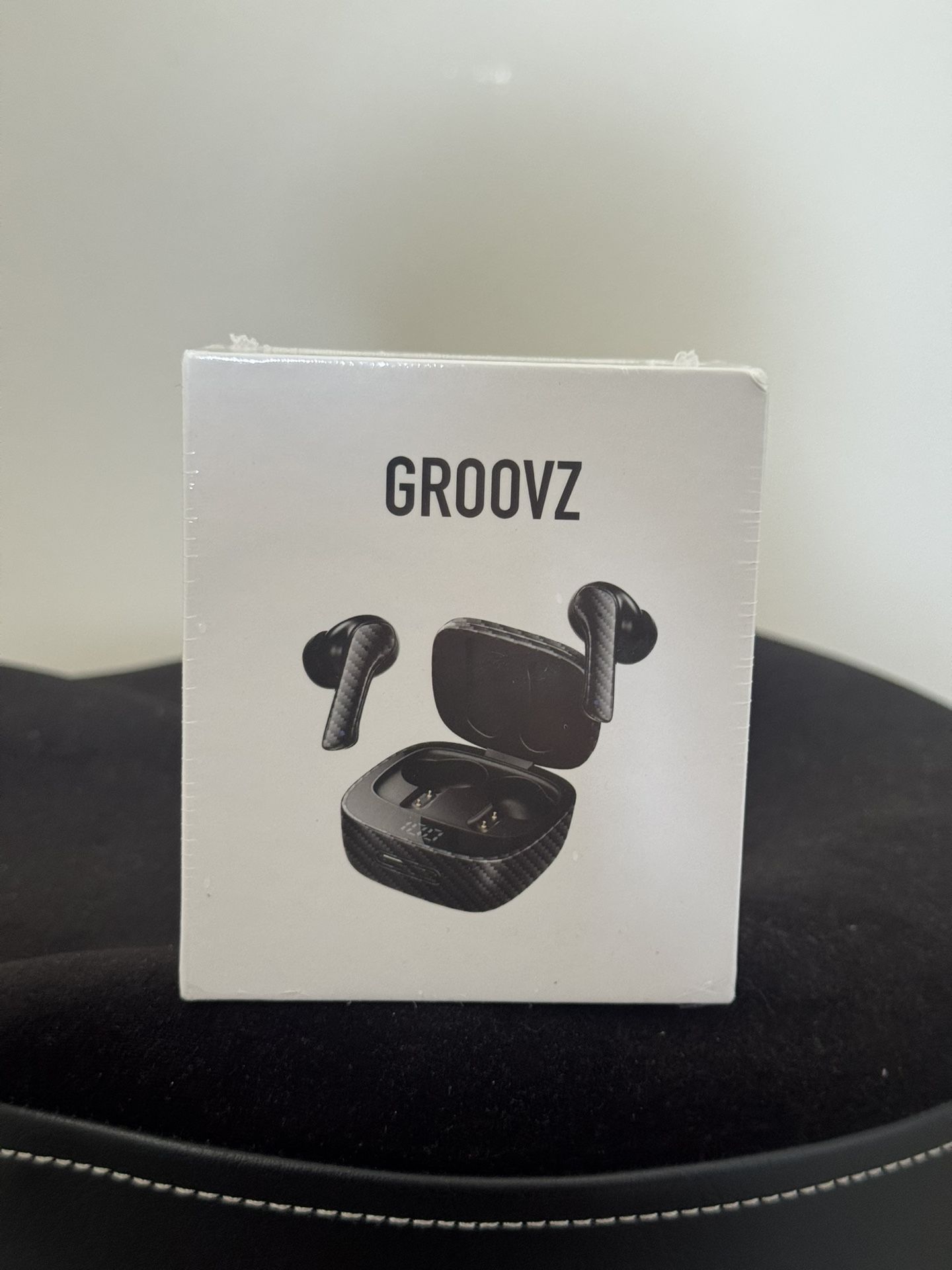 Groovz True Wireless Earbuds + 26-Hour Playtime + Smart Charging Case