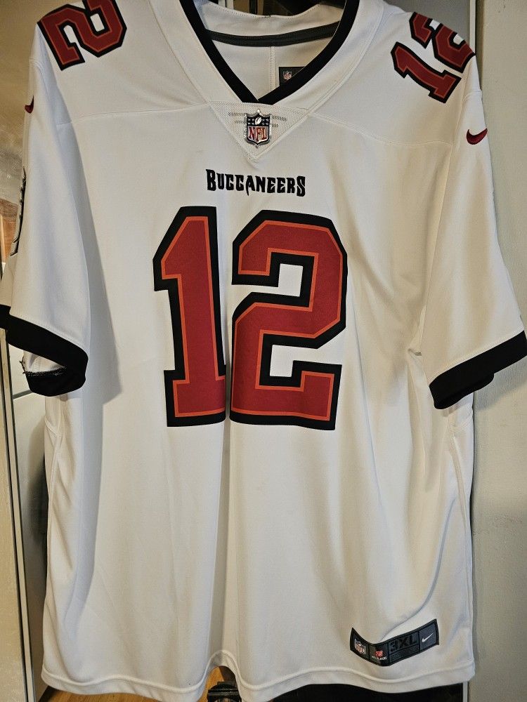 Official NFL Tom Brady Jersey.. new. Size 3XL