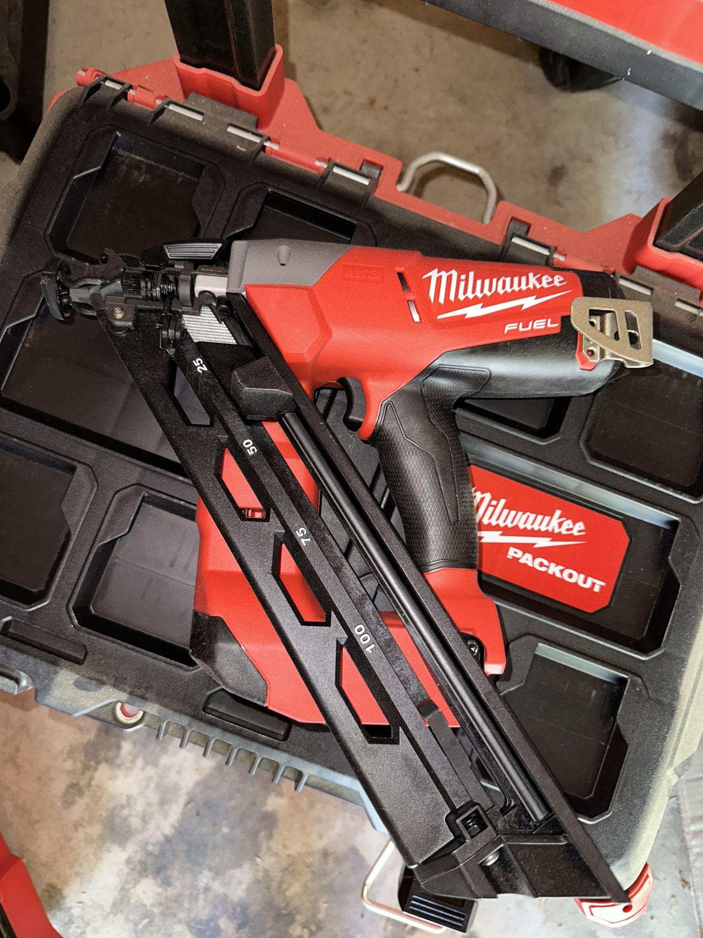 M18 M18 FUEL 15ga Finish Nailer (Tool Only)