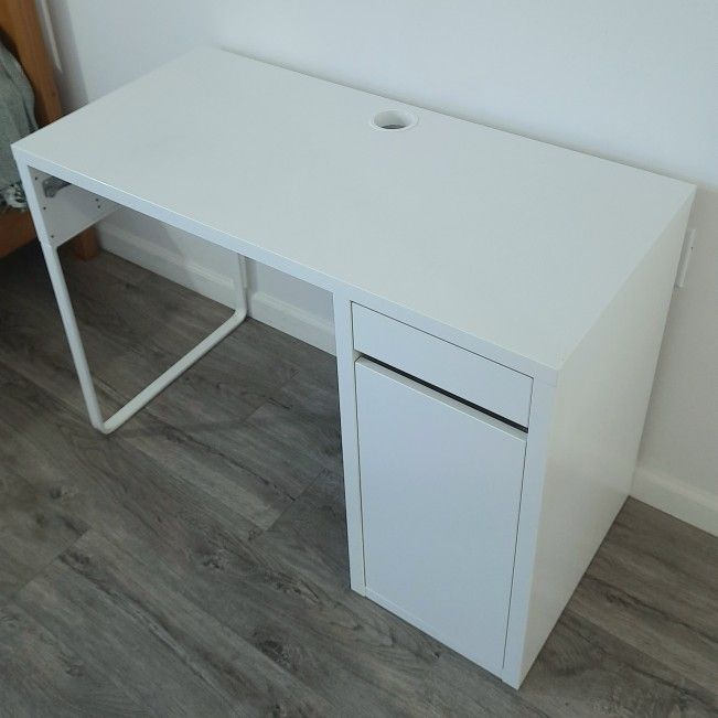 White Ikea Micke desk
