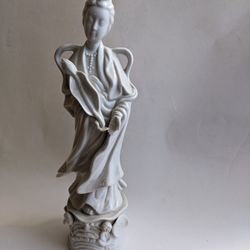 VINTAGE HOMCO # 1426 KWAN YIN "MOTHER OF MERCY"WHITE PORCELAIN FIGURE 13