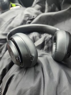 Beats Studio Pro Premium Wireless Over-Ear Headphones (Model A2924)