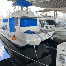 House Boat Up For Sale 