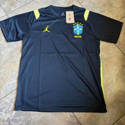 Brazil Jordan training jersey size:L or M
