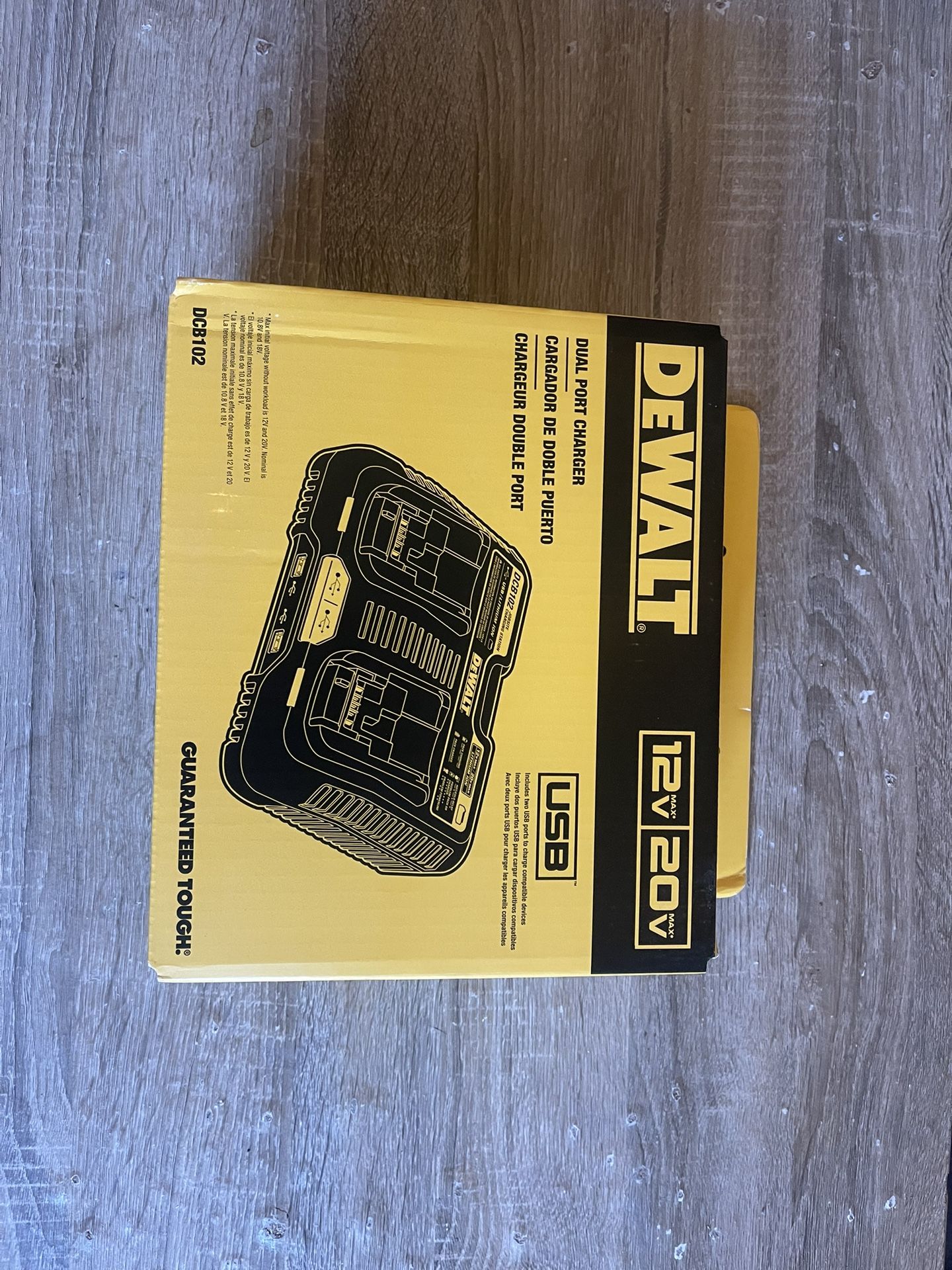 DEWALT 12V to 20V MAX Dual Port Jobsite Charging Station