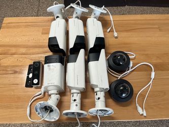 https://offerup.com/redirect/?o=QWxhcm0uY29t security Cameras Bundle