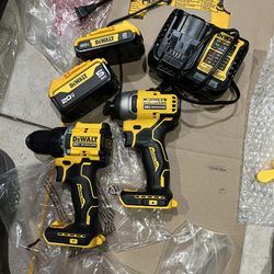 $220  Combo de taladros Dewalt