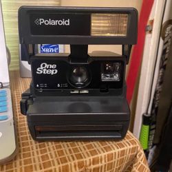 Polaroid One Step 600 Instant Camera
