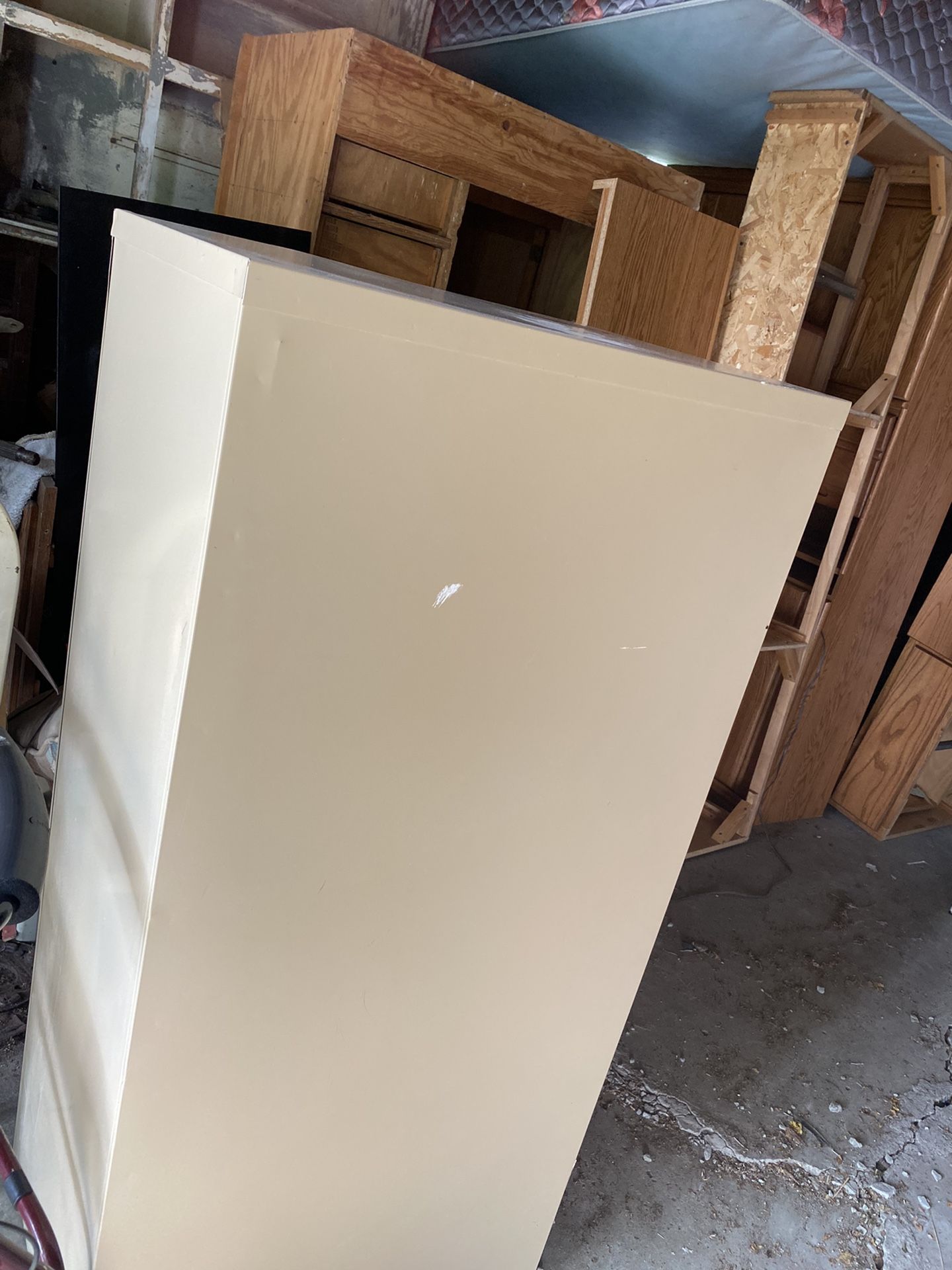 File Cabinet  With  Keys 