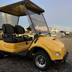 Very Nice Yamaha Golf Cart