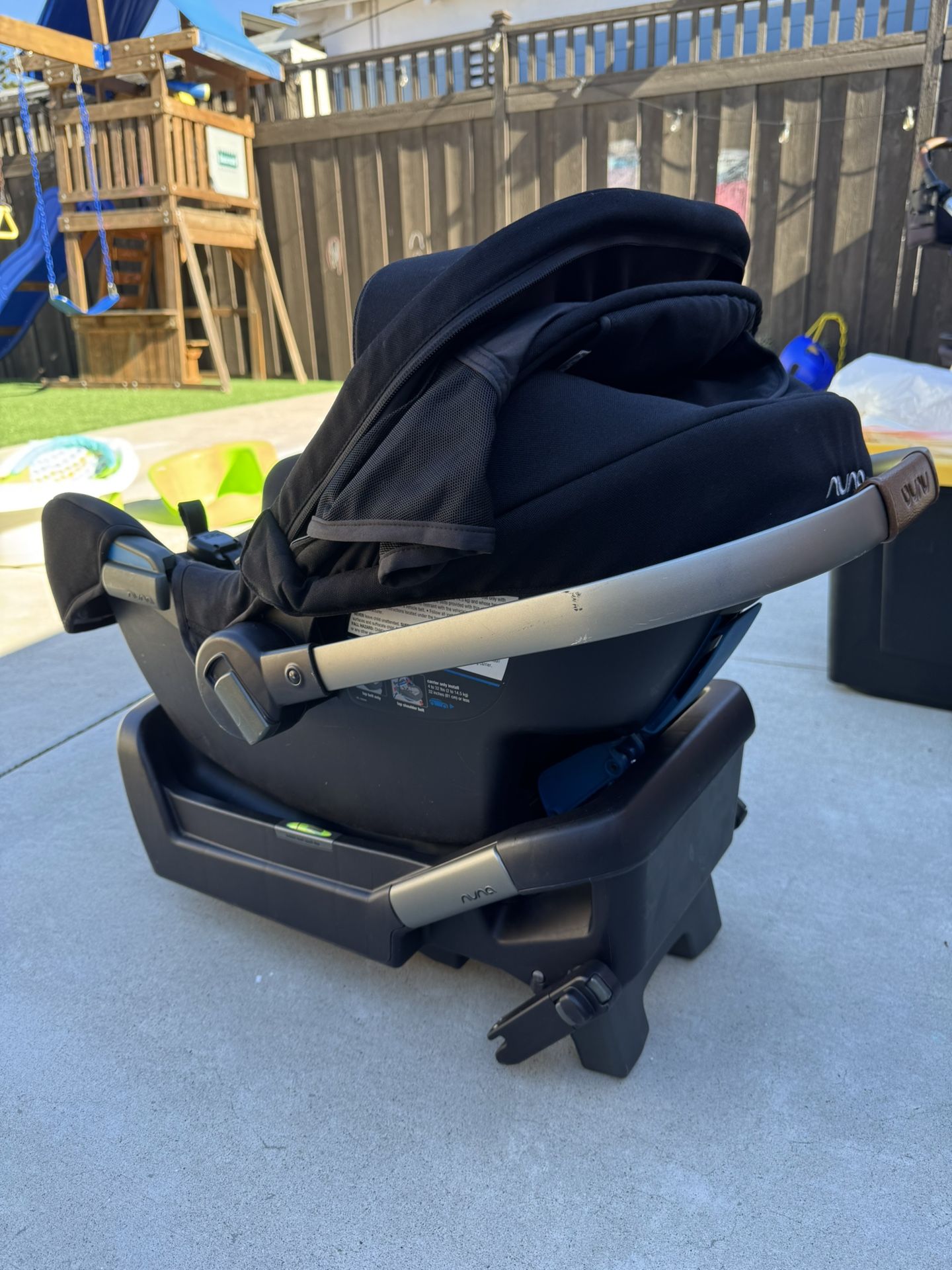 Nuna Car seat And Base