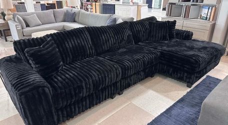 Olivia 🎉 brand new/ modern/luxury 🌼 Black Ribbed Sectional Sofa with Chaise