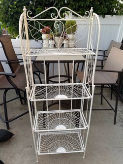 Vintage White 4 Shelf Wrought Iron Bakers Rack/garden Rack 5ft Tall And Foldable