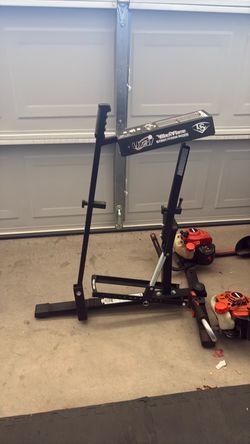 Louisville Slugger UPM black Flame Pitching Machine