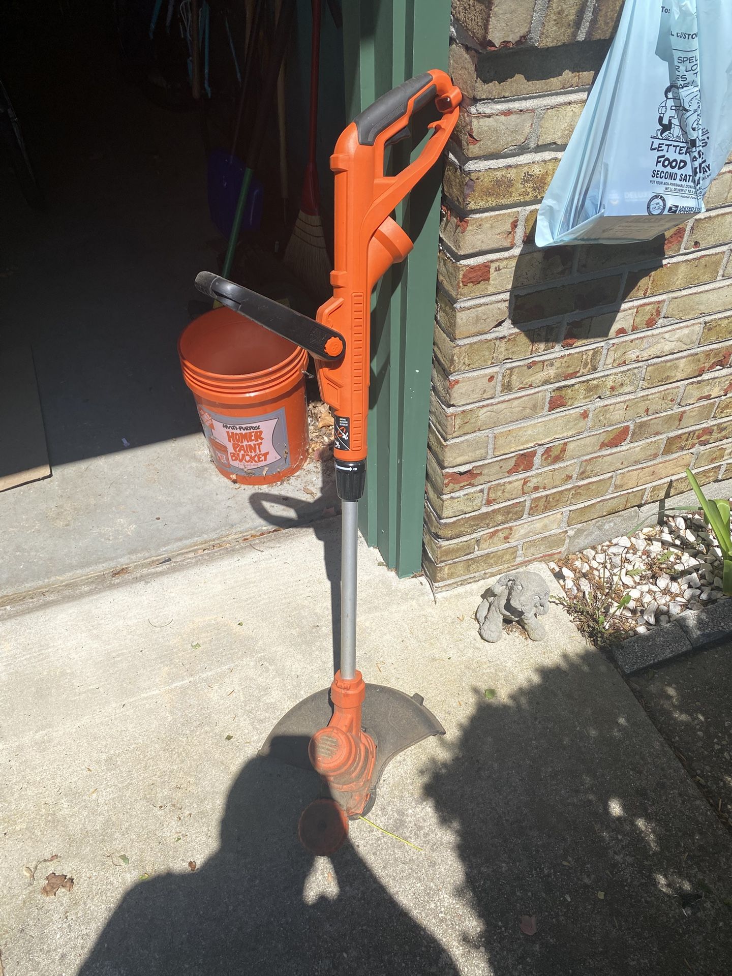 Black And Decker Electric Weed Wacker Weed Eater Trimmer $20 OBO