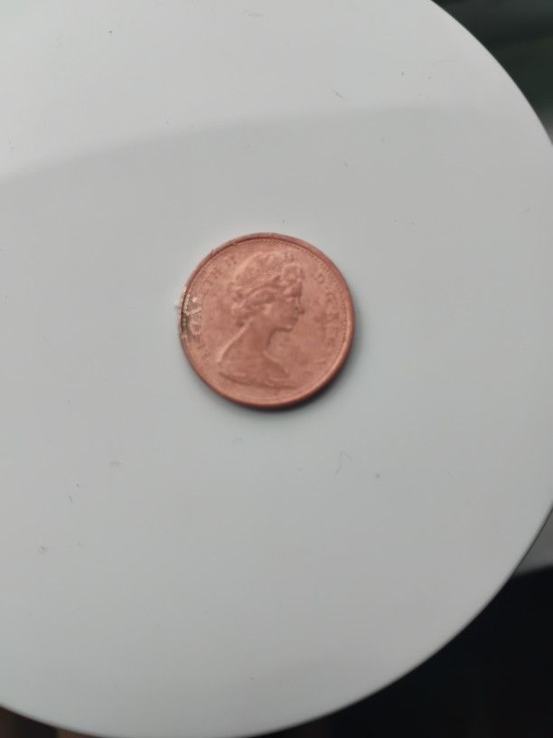 Double Leaf 1968 Canadian Penny Error