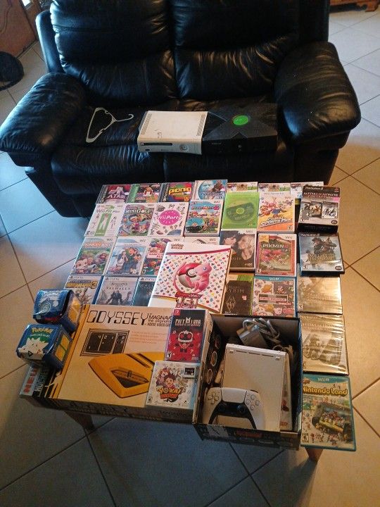 Videogame Lot! Lots Of Great Stuff For Resseller Or Collector Pokémon Cards Too