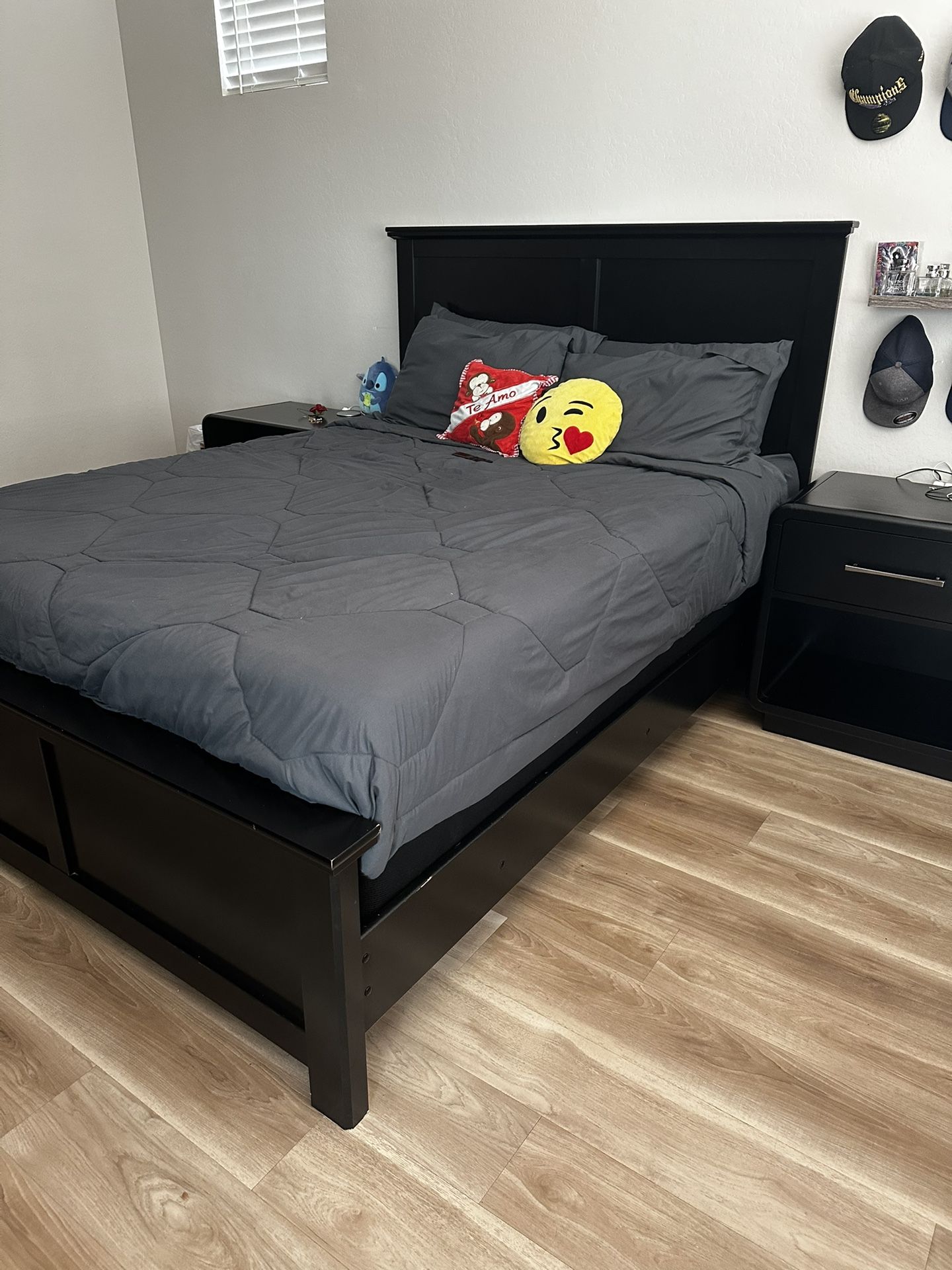 Queen Size Bedroom Set