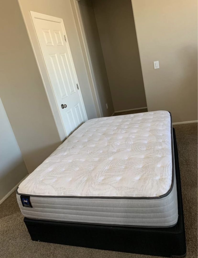 FULL SIZE SEALY MATTRESS AND FREE BOX SPRING