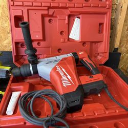 Milwaukee Roto Hammer 
