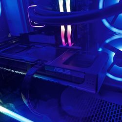 CLX - SET Gaming Desktop - AMD Ryzen 7 9800X3D - 32GB DDR5 5600 Memory - GeForce RTX 5070