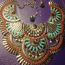 Vantage Ladies Necklace and Earings with Turquoise.