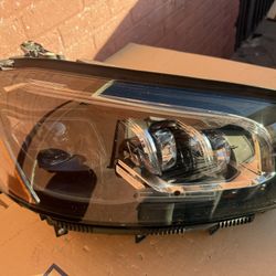 2020-2022-2023 Mercedes GLS GLS450 Headlight RH