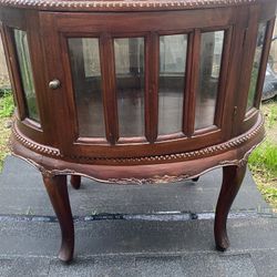 Mid Century Queen Anne Style Mahogany Double Door Oval Vitrine Table