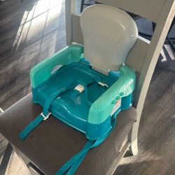 Poratable high chair