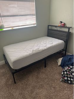 Twin Bed w Mattress