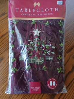 Holiday Bed Bath & Beyond Tablecloth 60"x84"