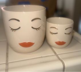 Brush makeup holder