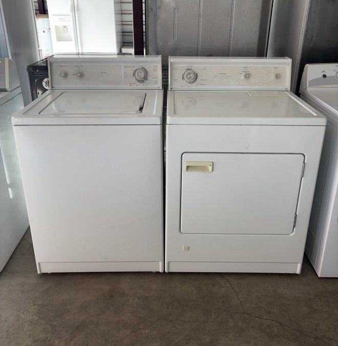 White Kenmore Washer And Electric Dryer Matching Set