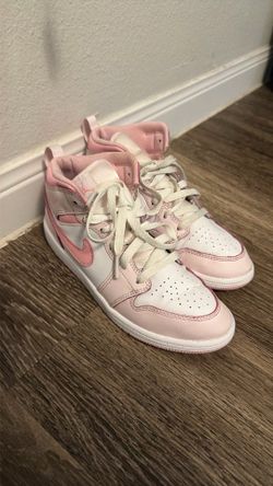 Girl shoes
