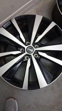 4. Nissan rims 19 nice
